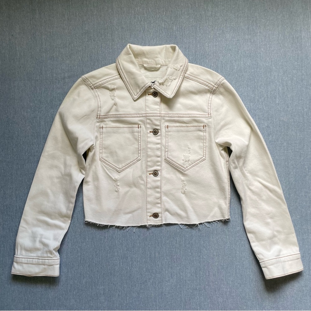 Hollister Cream Crop Denim Trucker Jacket Distressed Raw Hem Size S
